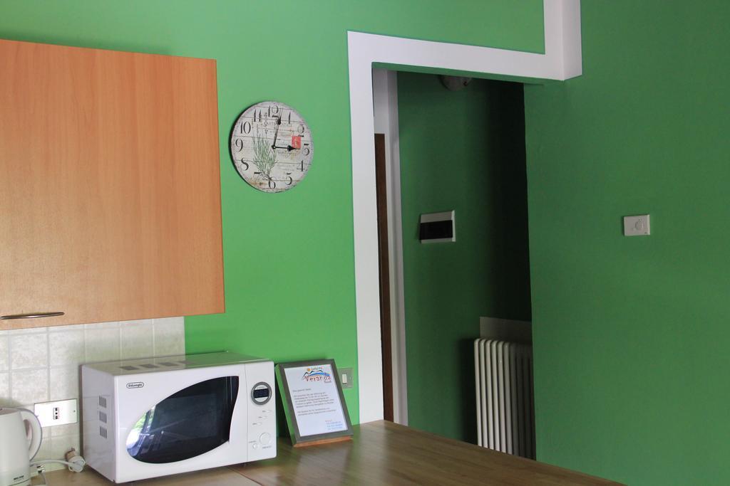 Veranda Beach Apartment Pianello Del Lario Room photo