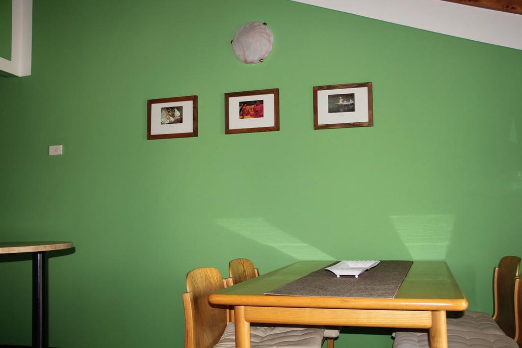 Veranda Beach Apartment Pianello Del Lario Room photo