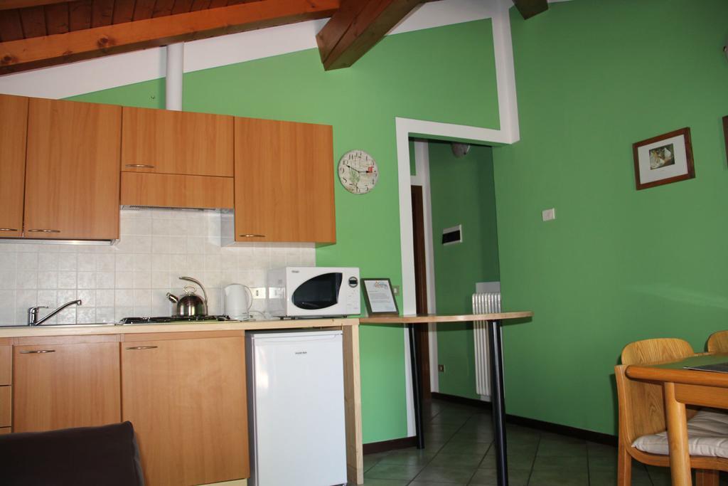 Veranda Beach Apartment Pianello Del Lario Room photo