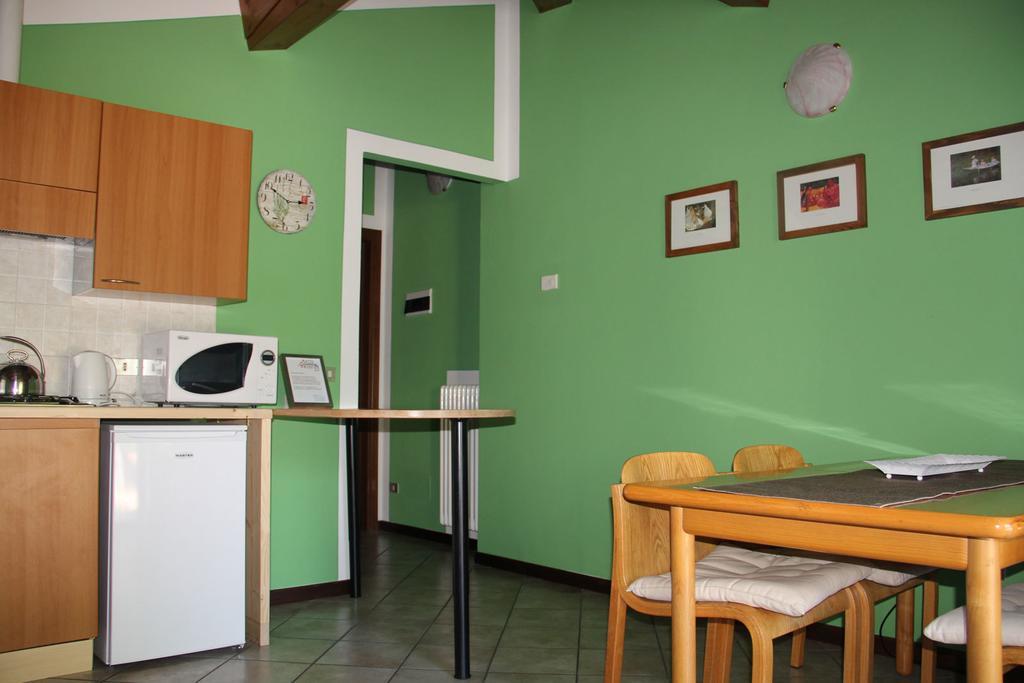 Veranda Beach Apartment Pianello Del Lario Room photo