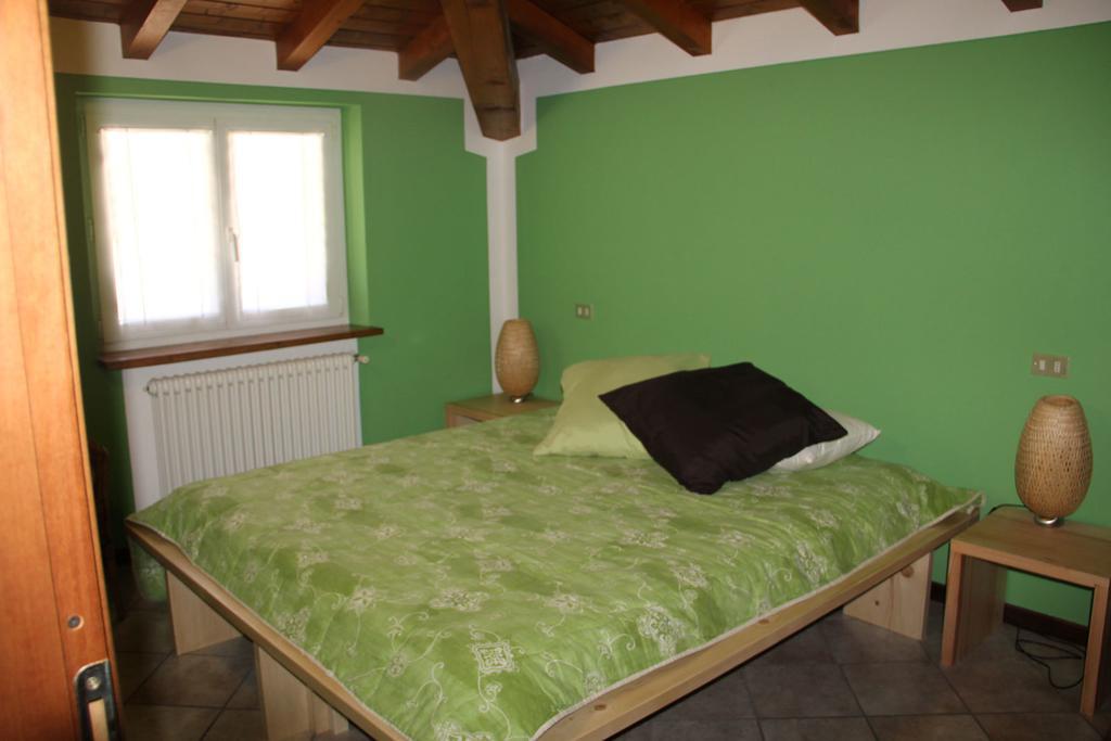 Veranda Beach Apartment Pianello Del Lario Room photo