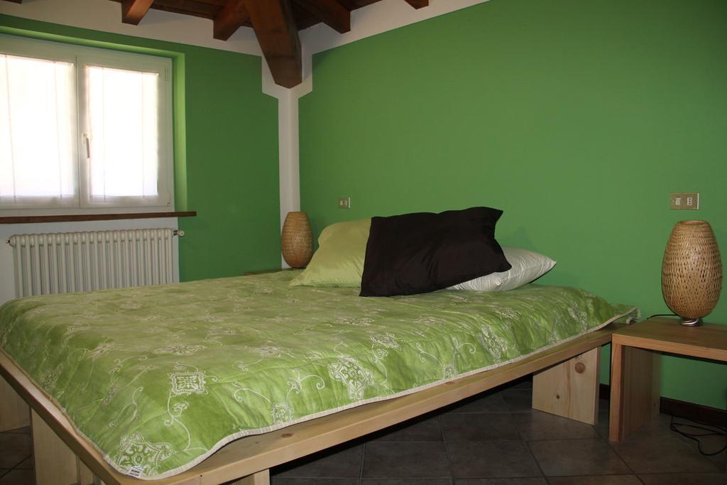 Veranda Beach Apartment Pianello Del Lario Room photo